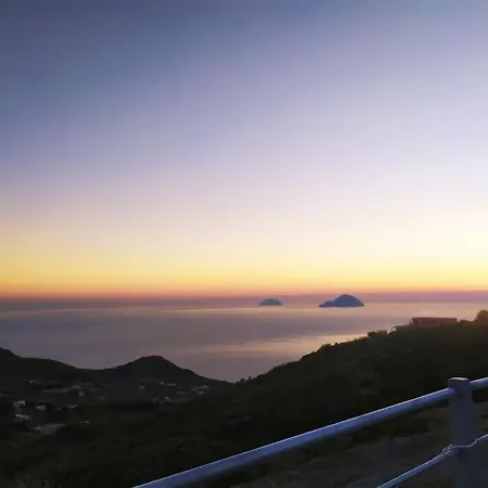 Casa Al Tramonto...sunset Lovers Retreat * ליפארי